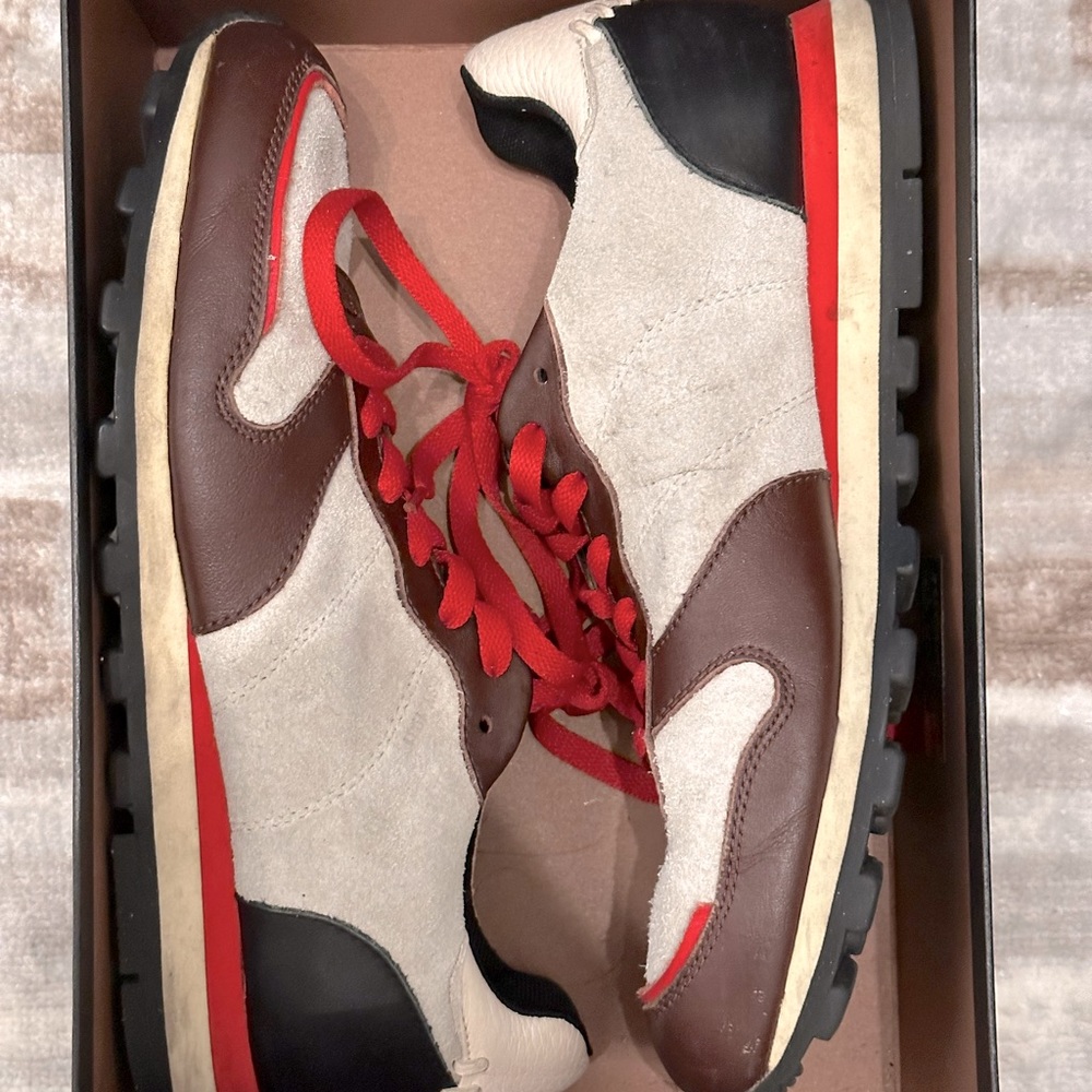 Coach shoes, color currant/ Chalk / black size 9 , C11 HAIRY SUEDE